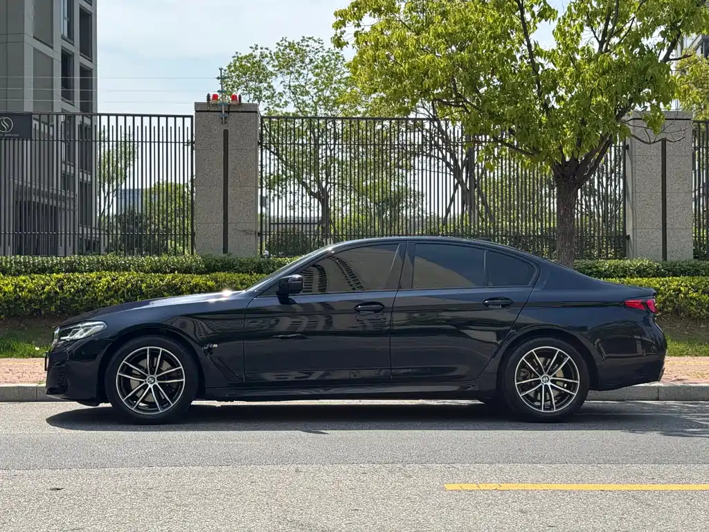 BMW 5 Series (Import) 2022 525i M Sport Package