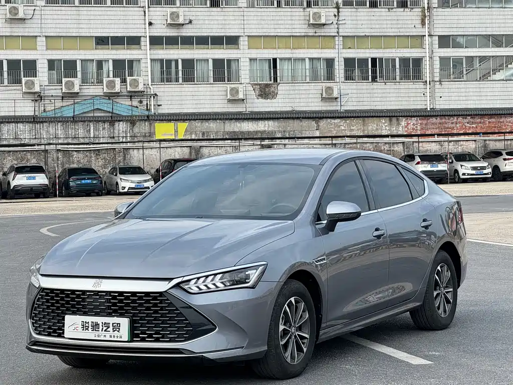 Qin PLUS 2023 Champion Edition DM-i 55KM Leading