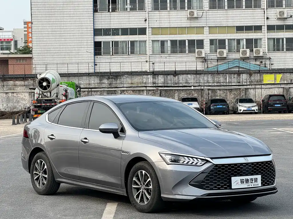 Qin PLUS 2023 Champion Edition DM-i 55KM Leading