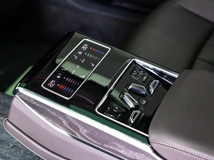 Audi A8L 2025 45 TFSI quattro Luxury