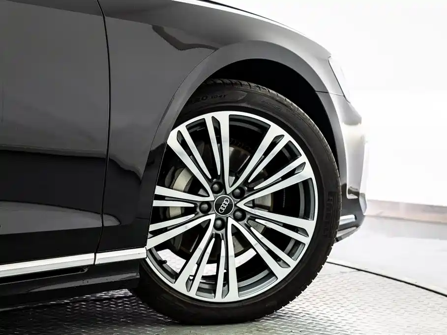 Audi A8L 2025 45 TFSI quattro Luxury