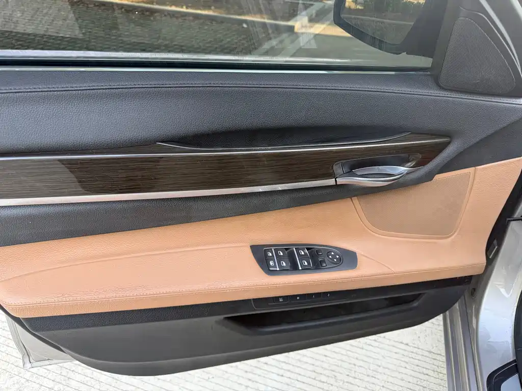 BMW 7 Series 2013 740Li xDrive