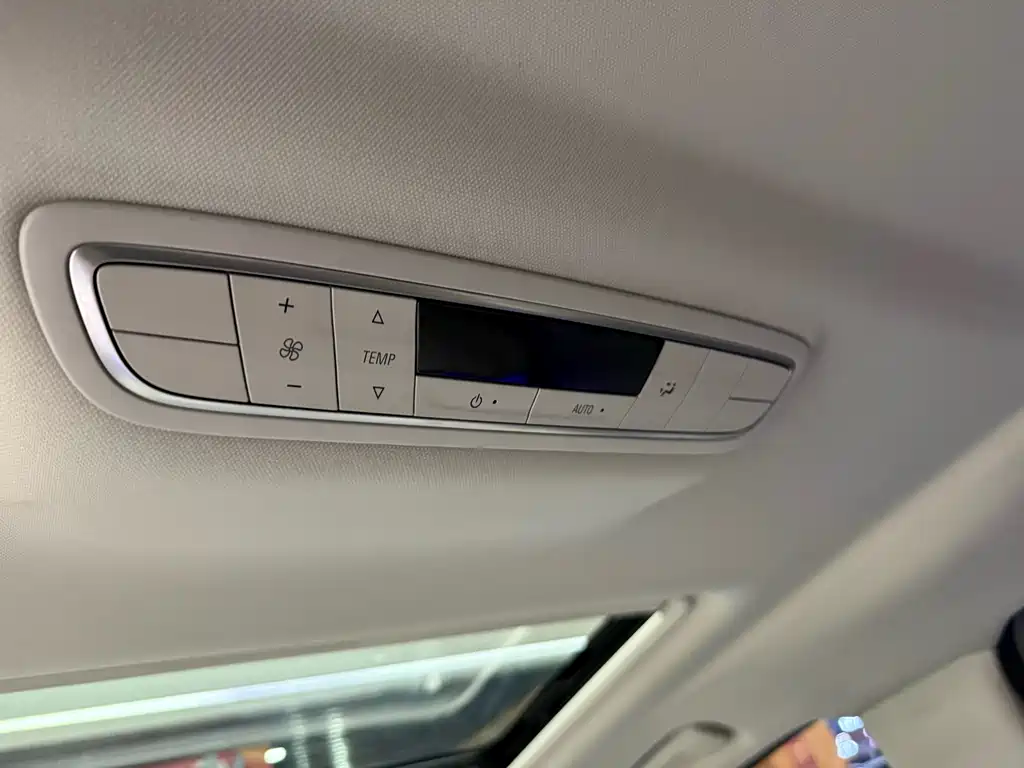 Buick GL8 2021 ES Luxury 653T Comfort Model