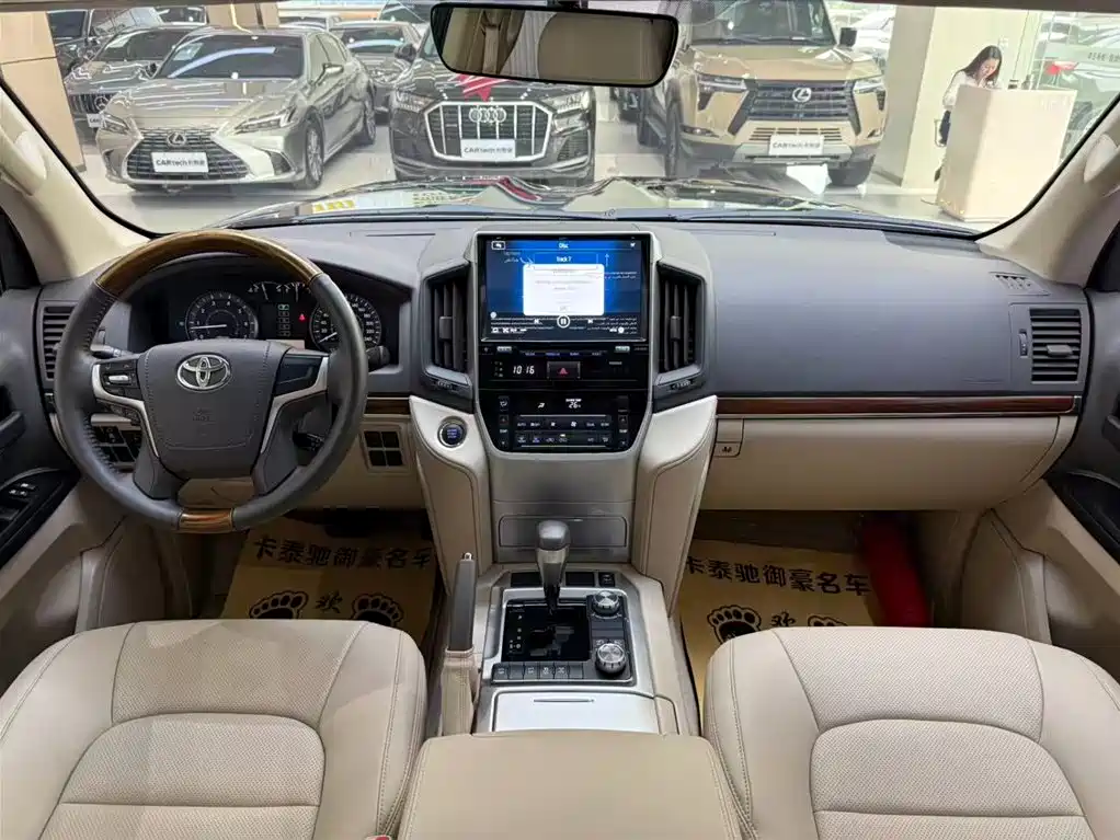 Land Cruiser (Import) 2019 4.6L Middle East Edition
