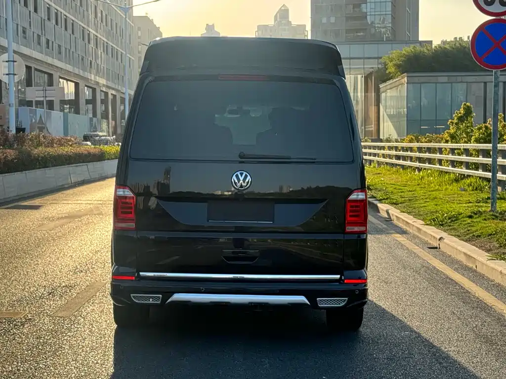 Volkswagen Multivan 2017 2.0TSI 4Motion Exclusive Edition 7-Seater
