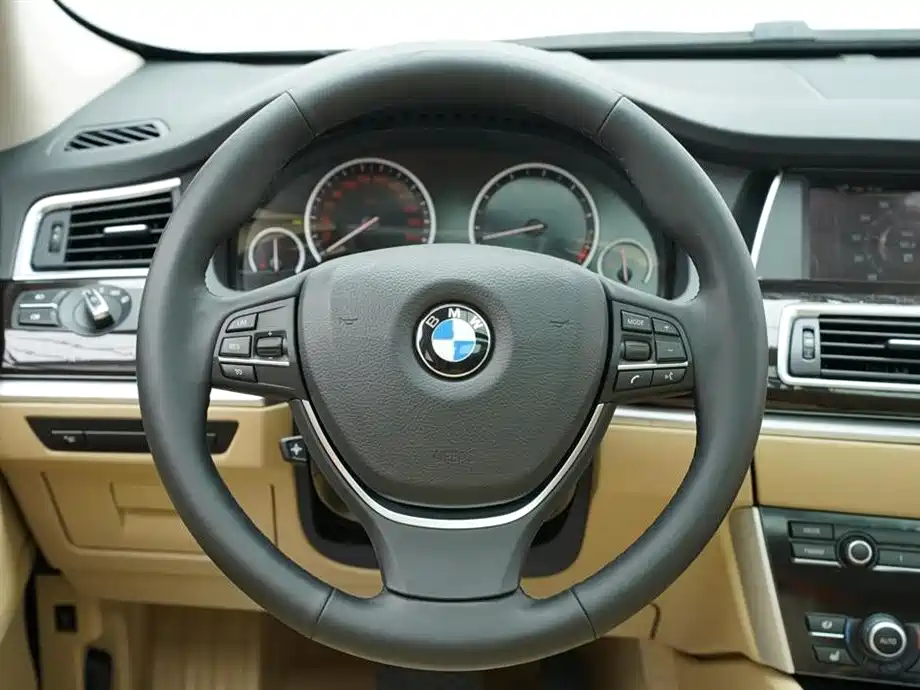 BMW 5 Series GT 2013 535i xDrive Luxury
