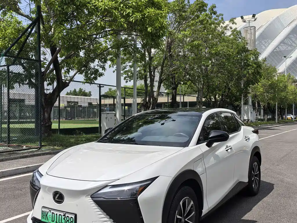 Lexus RZ 2023 450e AWD Luxury Edition