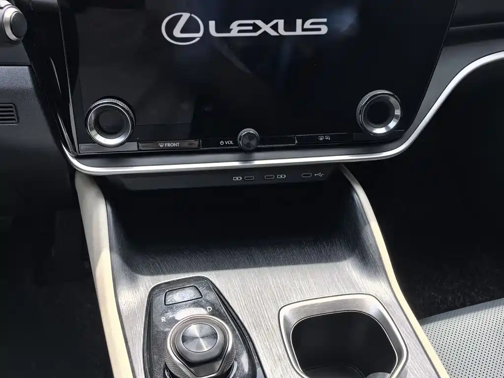 Lexus RZ 2023 450e AWD Luxury Edition