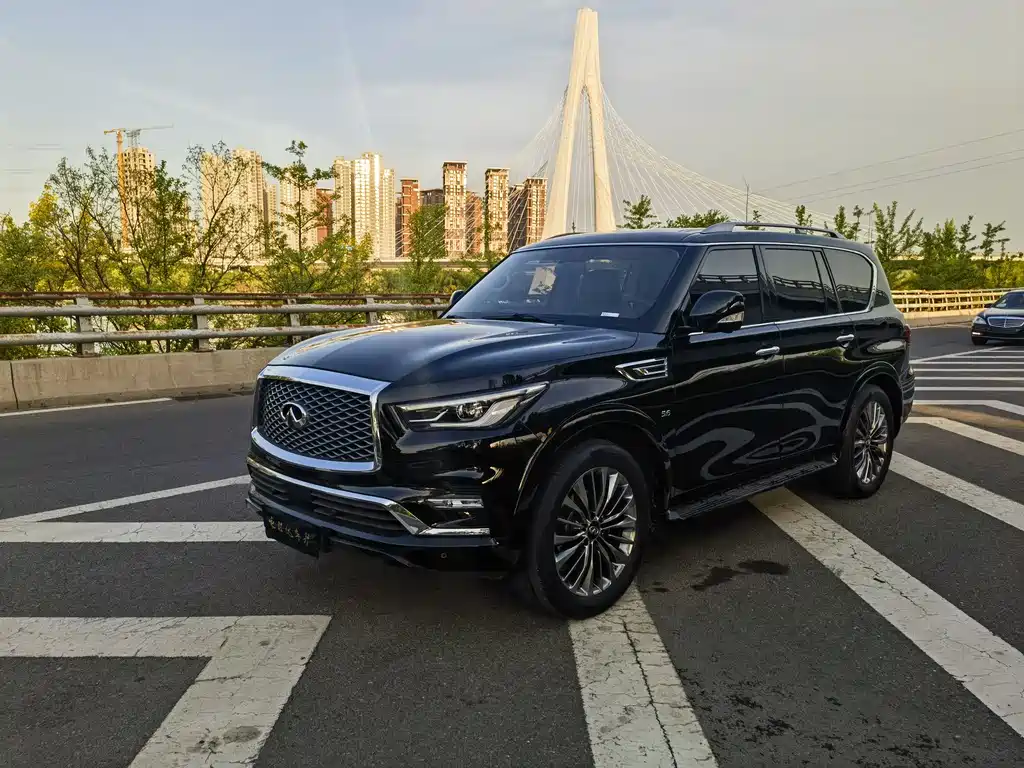 Infiniti QX80 2016 5.6L 4WD