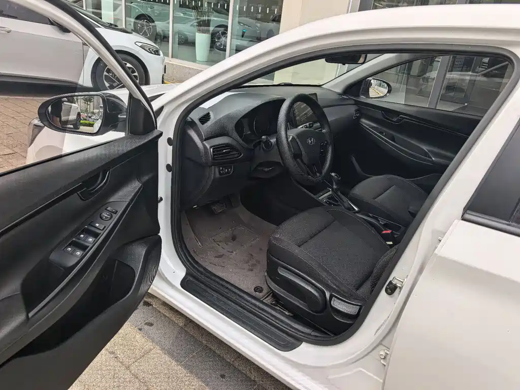 Elantra 2018 1.6L Automatic GL National VI