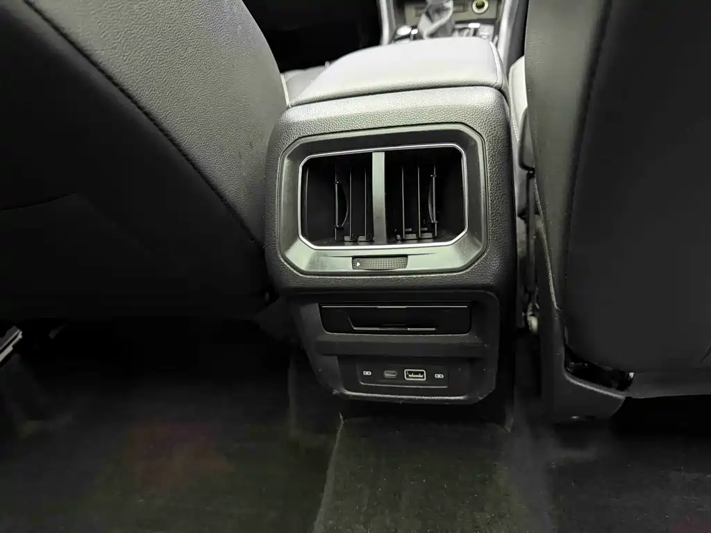 Volkswagen Tiguan L 2022 330TSI Automatic FWD Zhixiang Edition