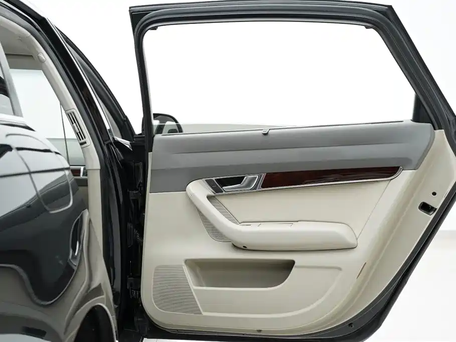 Audi A6L 2010 2.4L Technical Edition