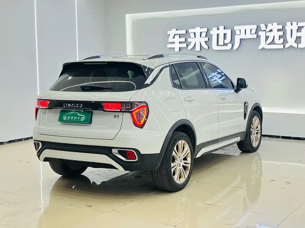 Lynk & Co 01 2017 2.0T FWD Pro