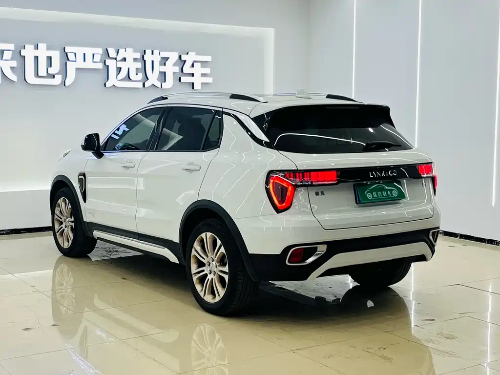 Lynk & Co 01 2017 2.0T FWD Pro