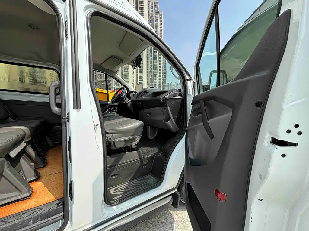 Ford Transit 2019 2.0T Diesel Business Travel Mid-Axis Mid-Roof 9-Seater China VI