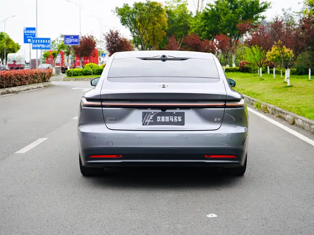 NIO ET7