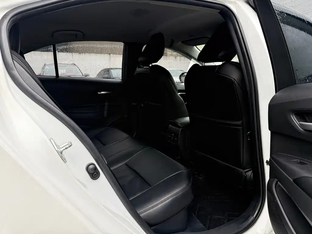 Toyota Levin 2023 Smart Hybrid Dual Engine 1.8L Leading Edition