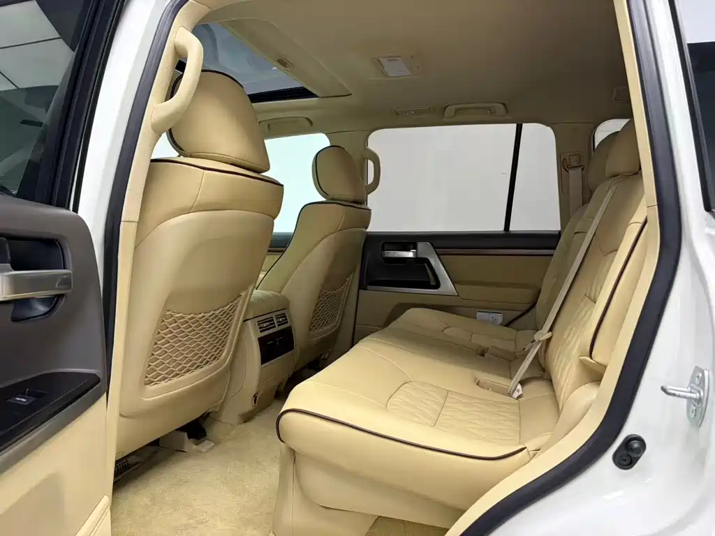 Toyota Land Cruiser (Import) 2017 5.7L VXR