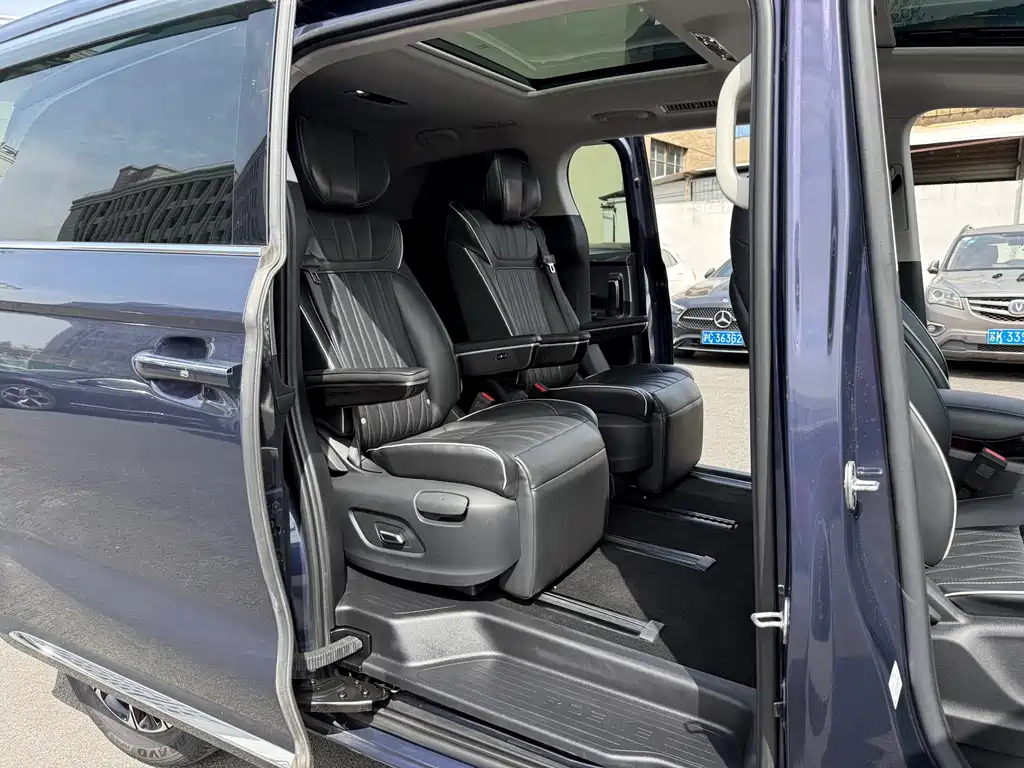 Roewe iMAX8 2023 400TGI Comfort Edition