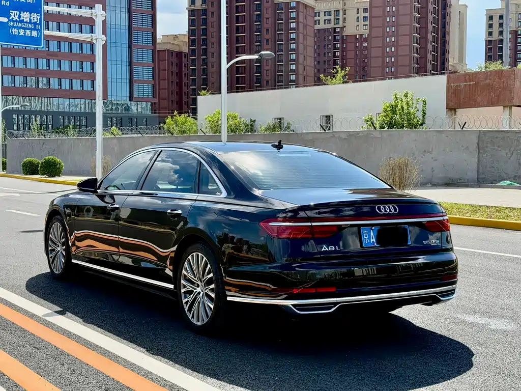 Audi A8L 55 TFSI quattro Luxury 2018