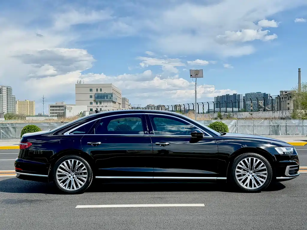 Audi A8L 55 TFSI quattro Luxury 2018
