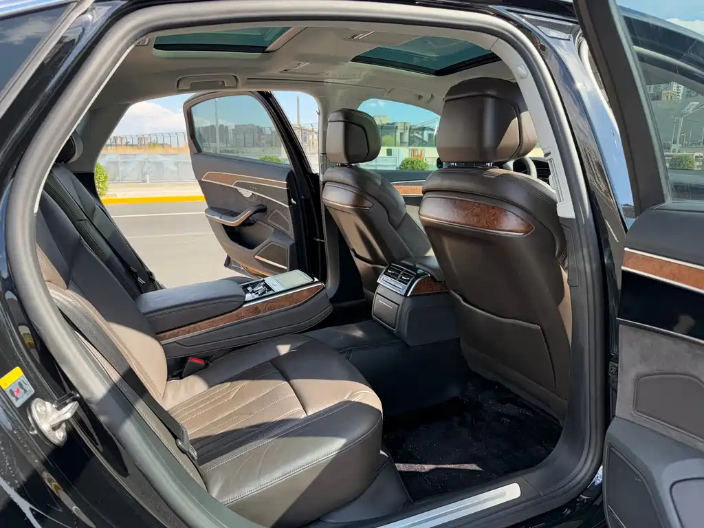 Audi A8L 55 TFSI quattro Luxury 2018