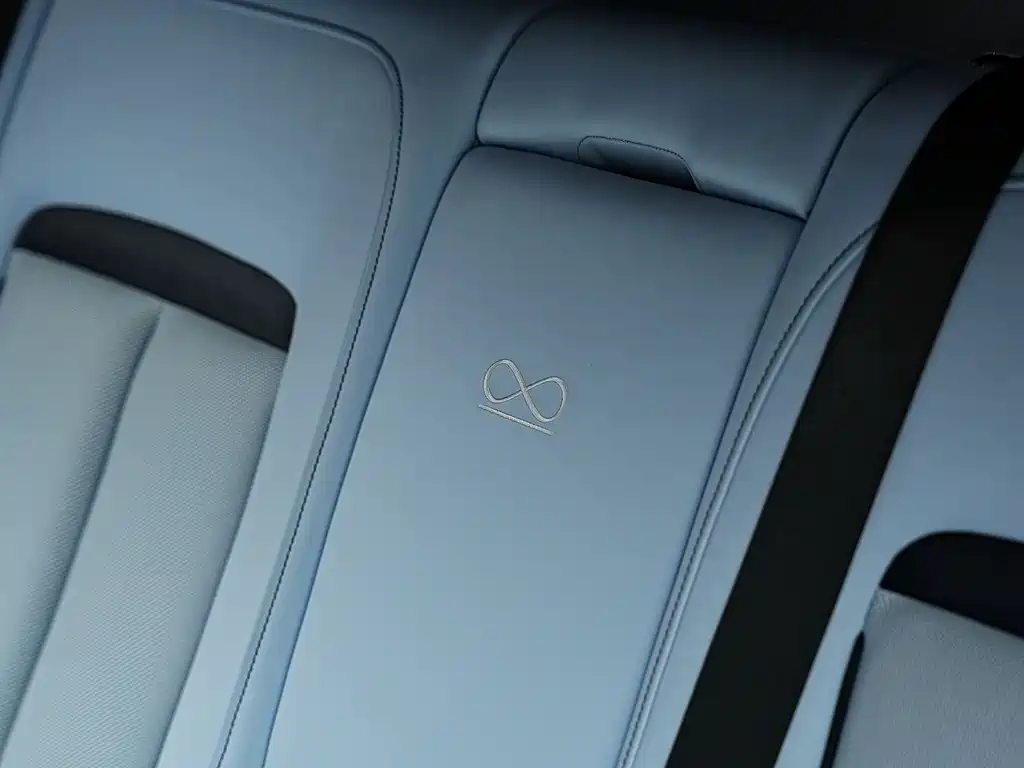 Cullinan 2022 Black Badge