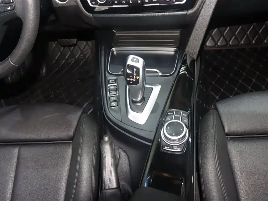 BMW 3 Series GT 2019 320i Fashion Edition