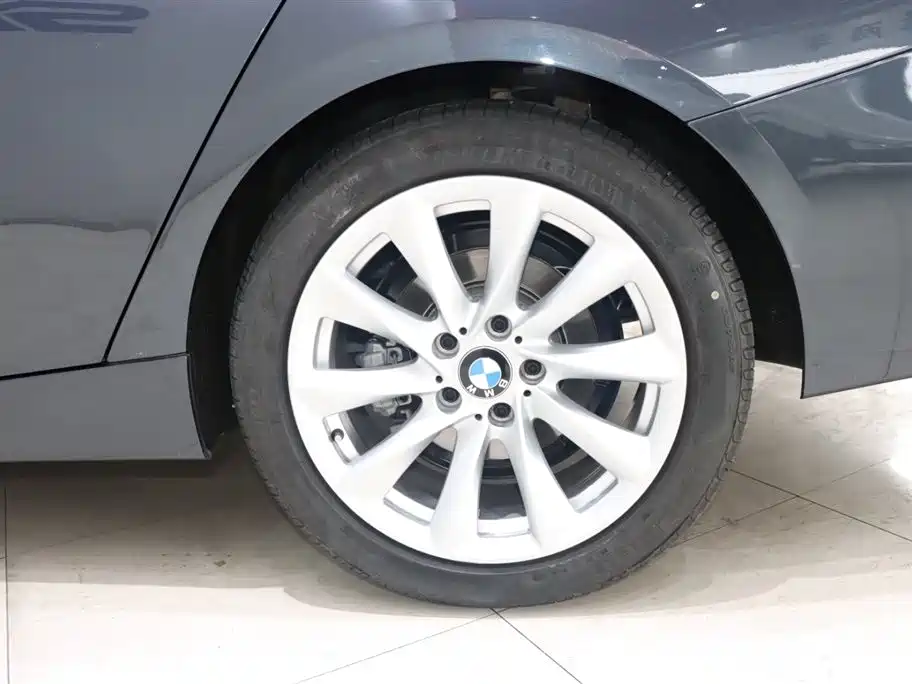 BMW 3 Series GT 2019 320i Fashion Edition