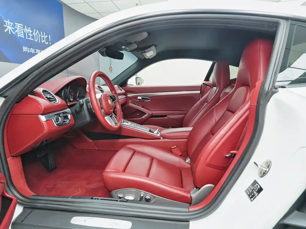 Porsche 718 Cayman 2022