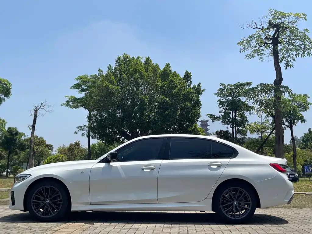 BMW 3 Series 2022 325Li M Sport Night Edition