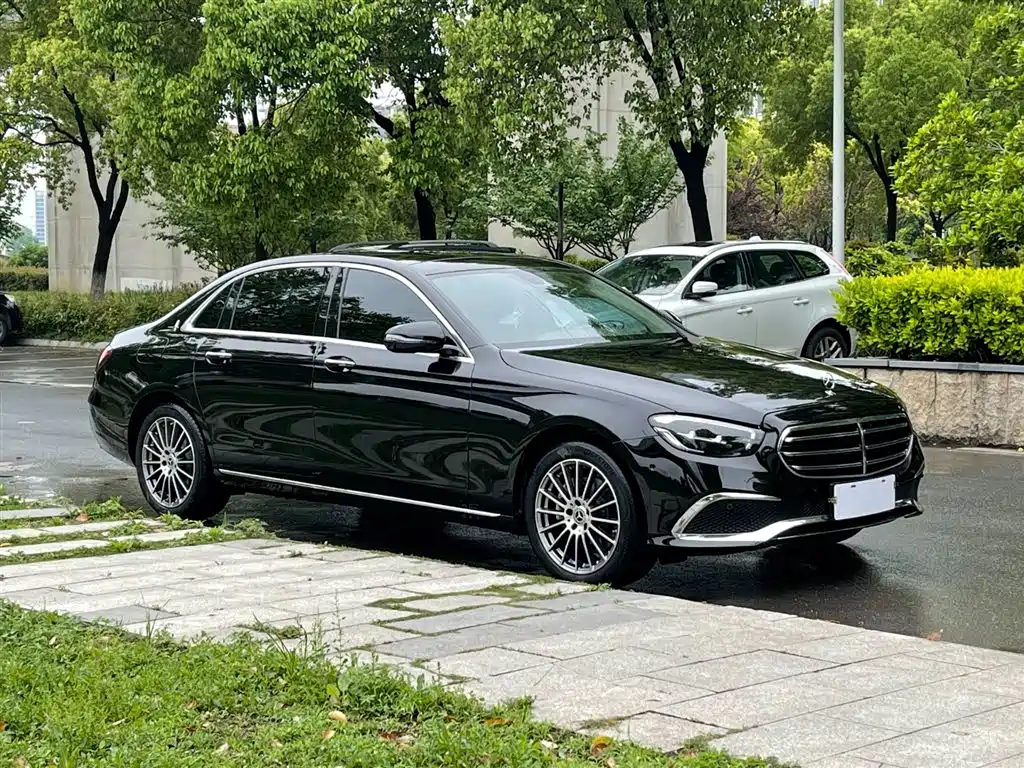 Mercedes-Benz E-Class 2023 Facelift E 260 L