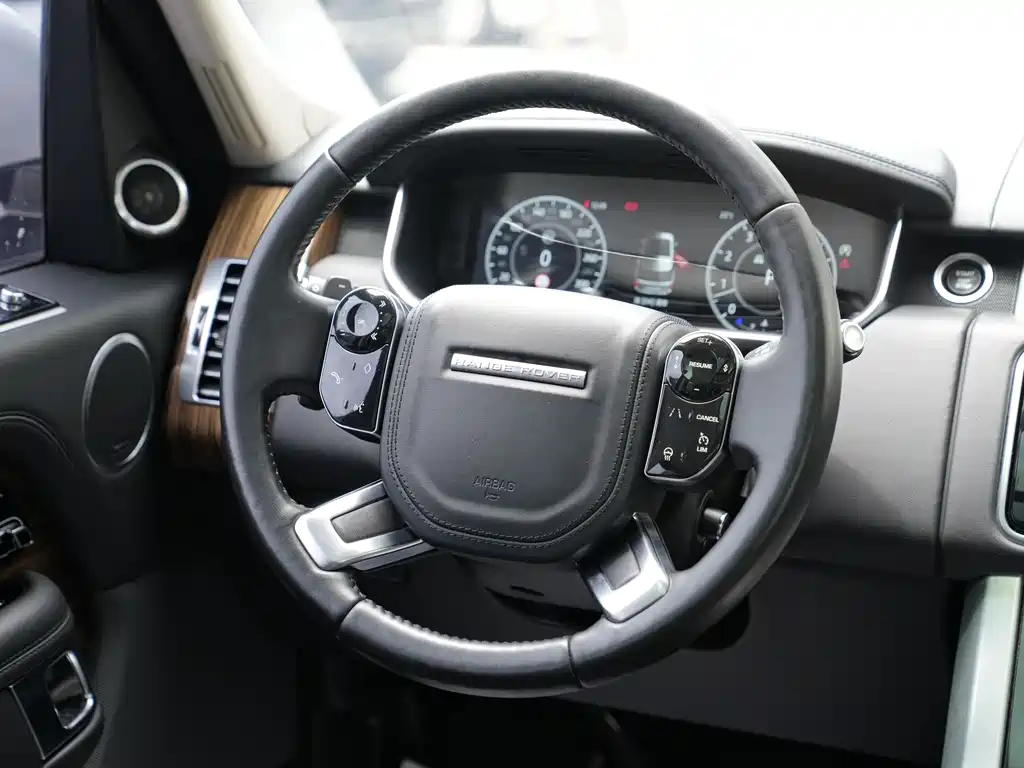 Range Rover 2021 3.0 L6 Heritage Extended Classic Edition