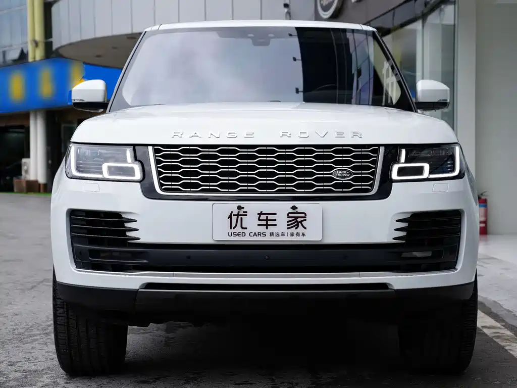 Range Rover 2021 3.0 L6 Heritage Extended Classic Edition