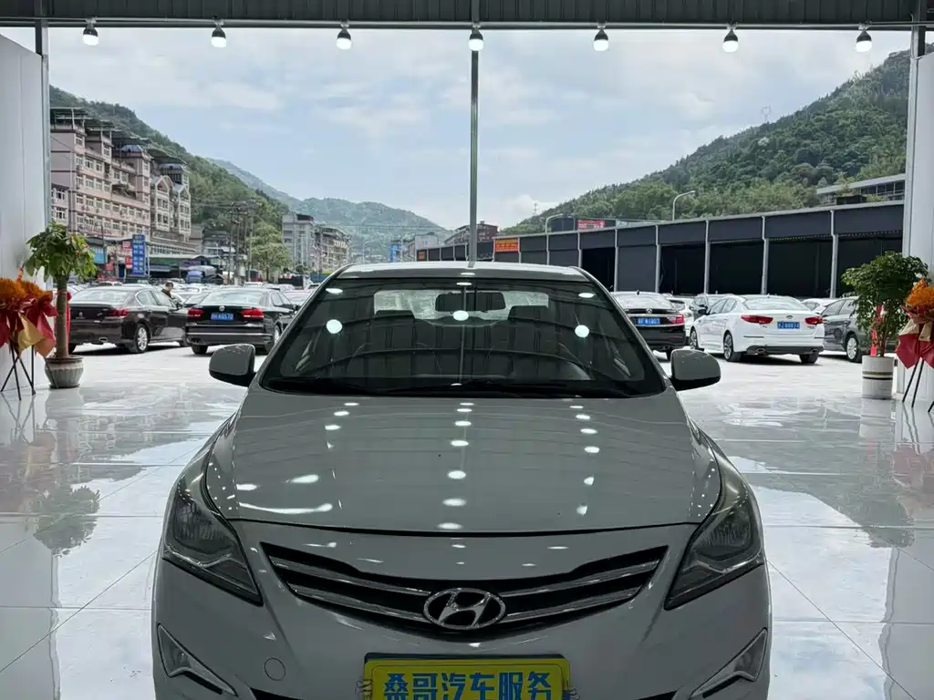 Hyundai Verna 2014 1.4L Manual GLS