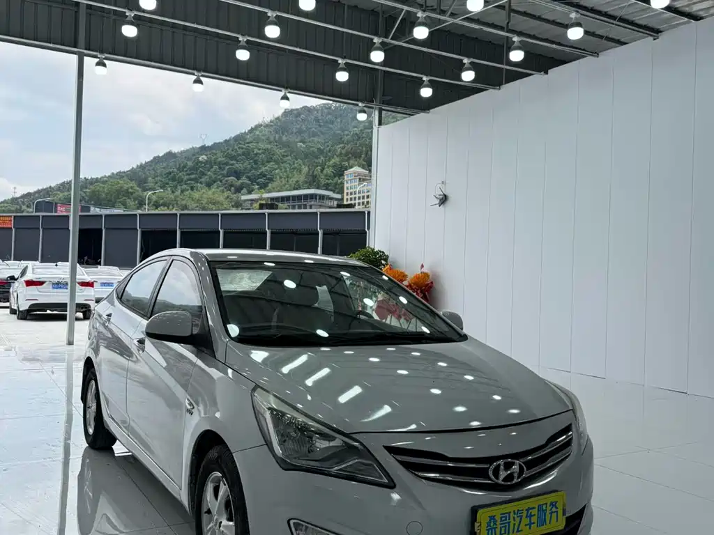 Hyundai Verna 2014 1.4L Manual GLS
