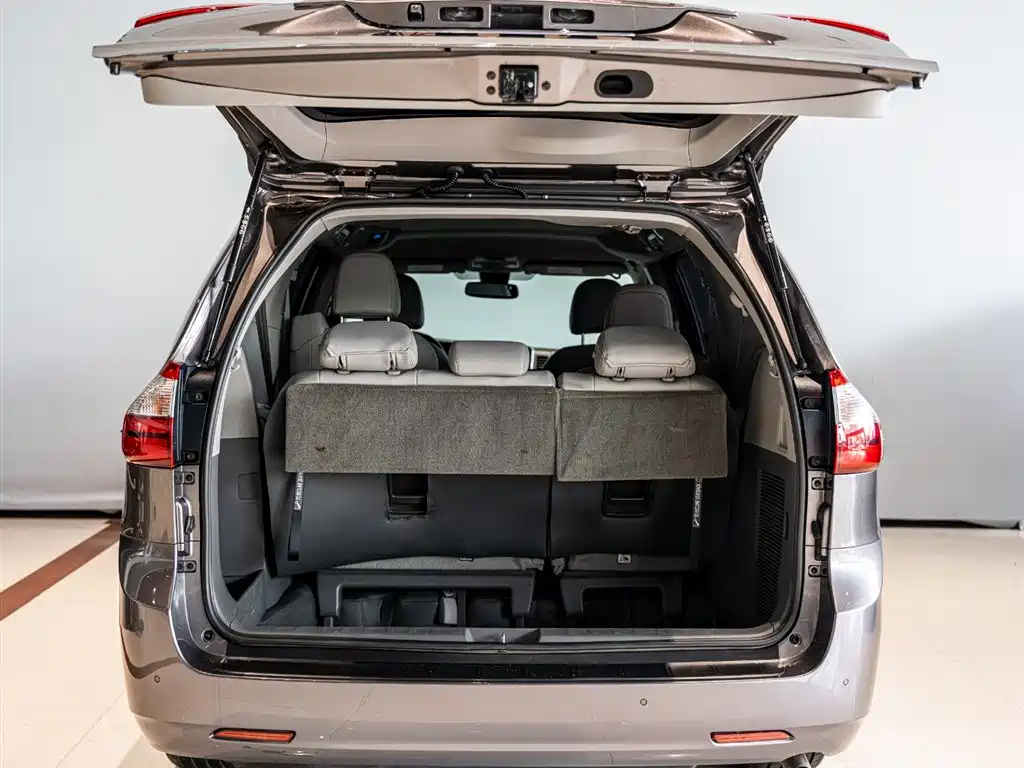 2018 Toyota Sienna 3.5L US Spec