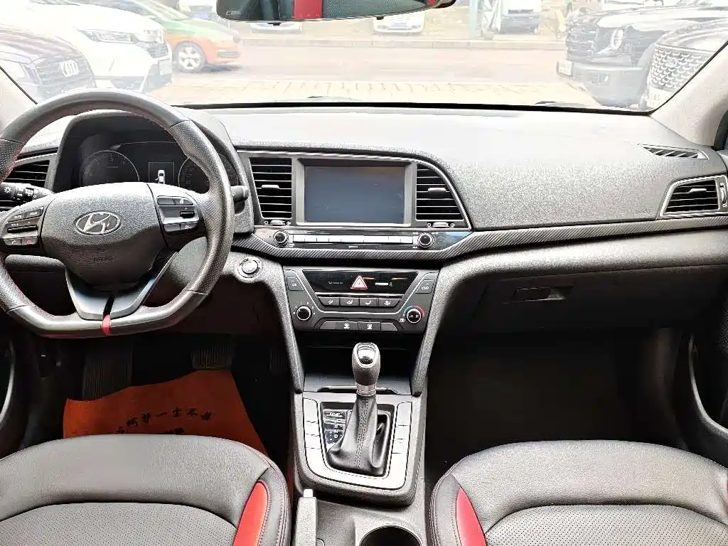 Hyundai Elantra Lingdong 2018 1.4T DCT Xuandong Vitality Edition