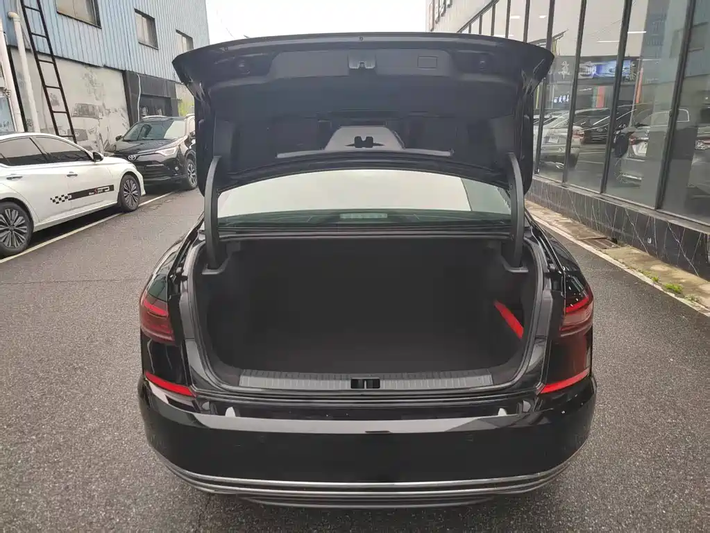 Volkswagen Passat 2022 330TSI Starlight Elite Edition