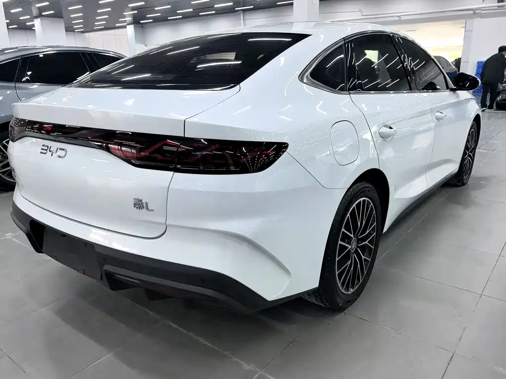 Qin L 2024 DM-i 120KM Excellence Edition