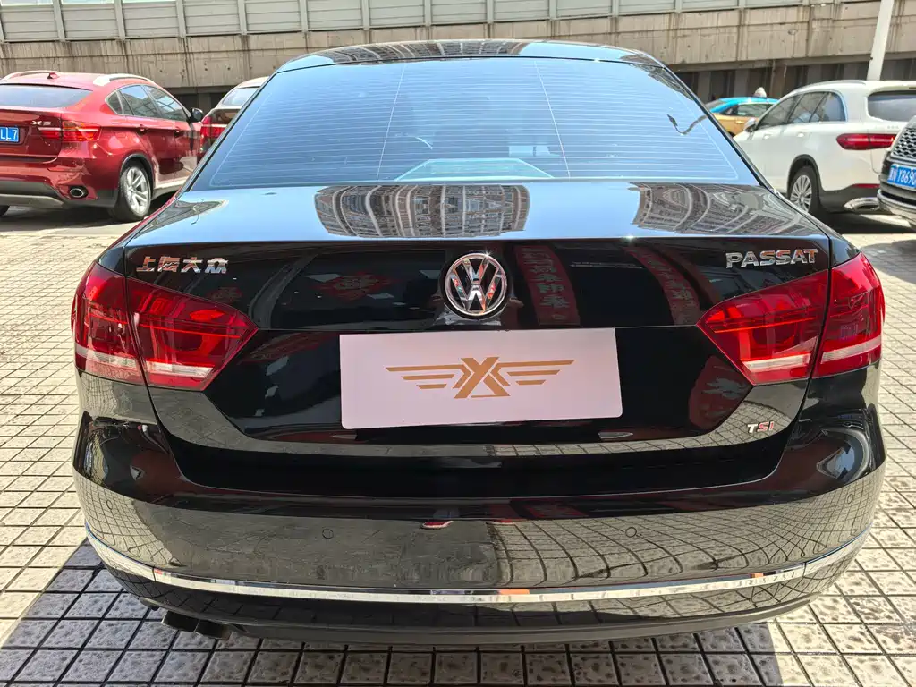 Volkswagen Passat 2015 1.8TSI DSG Zunjong Edition