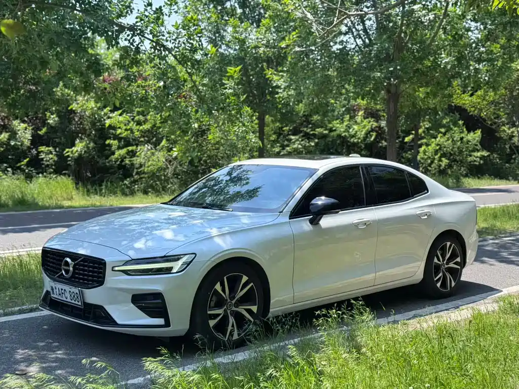 Volvo S60 2021 T4 Zhiyuan Sports Edition