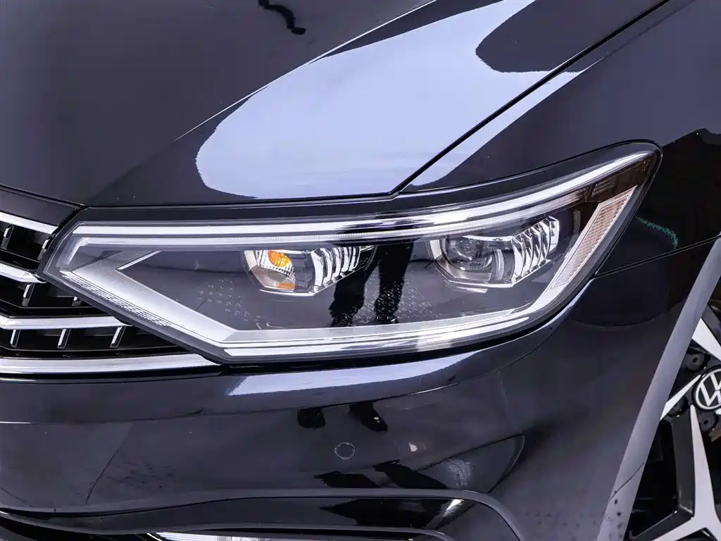 Magotan 2023 2 Million Edition 330TSI DSG Luxury