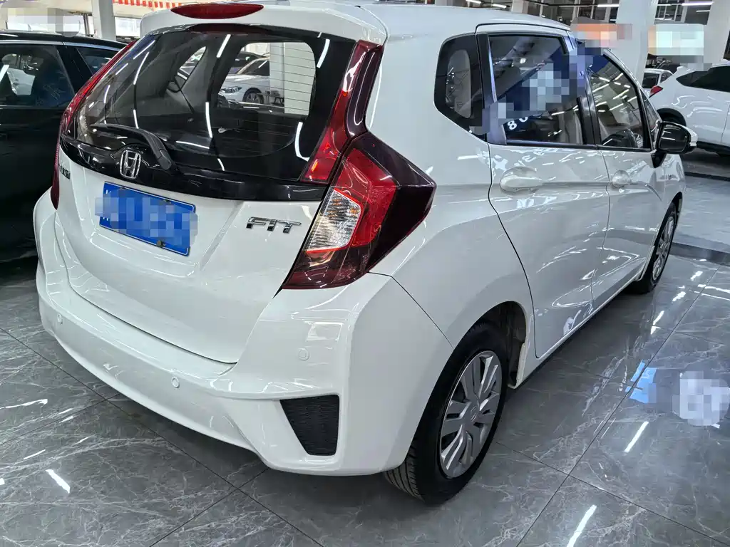 Honda Fit 2016 1.5L LXS CVT Comfort Sunroof Edition