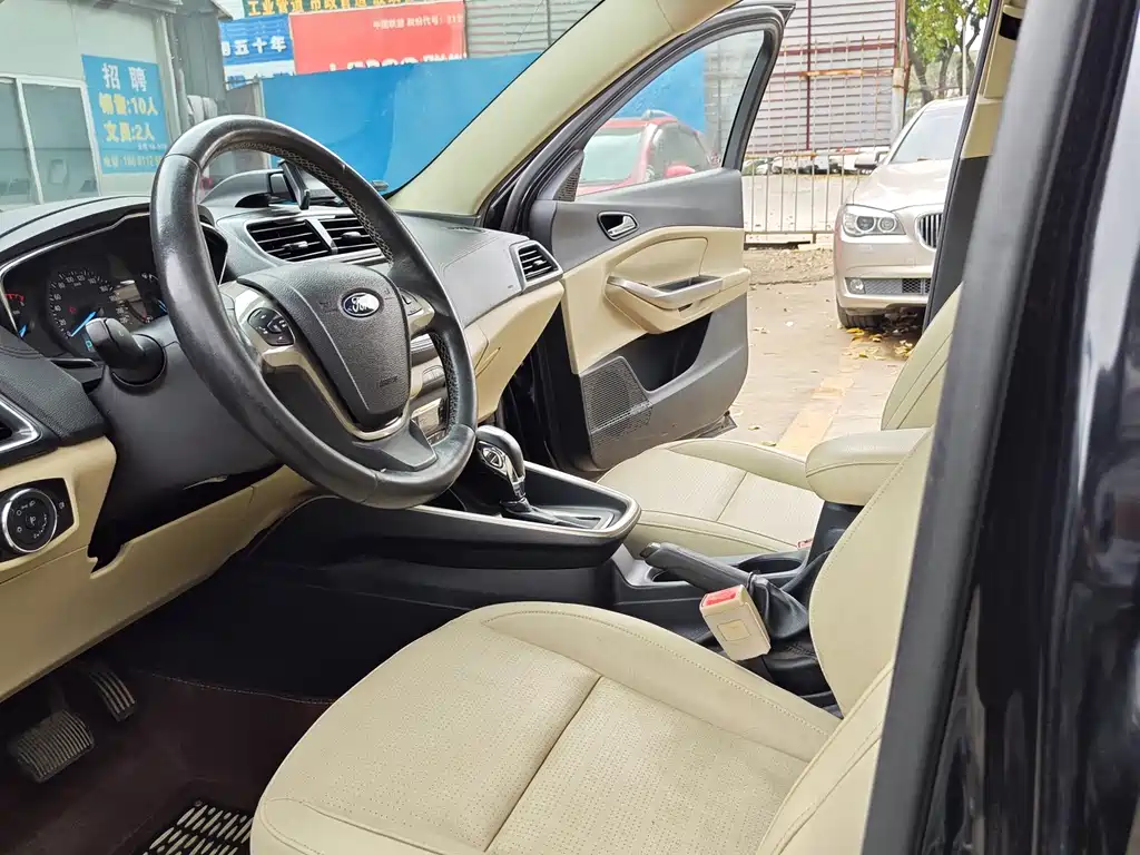 Ford Escort 2015 1.5L Automatic Fashion Edition