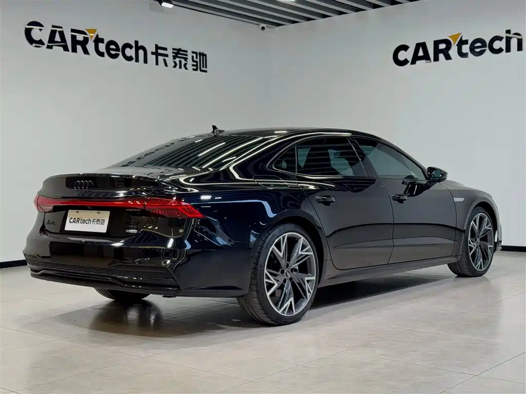 Audi A7L 2023 45 TFSI quattro S-line Black Warrior Edition