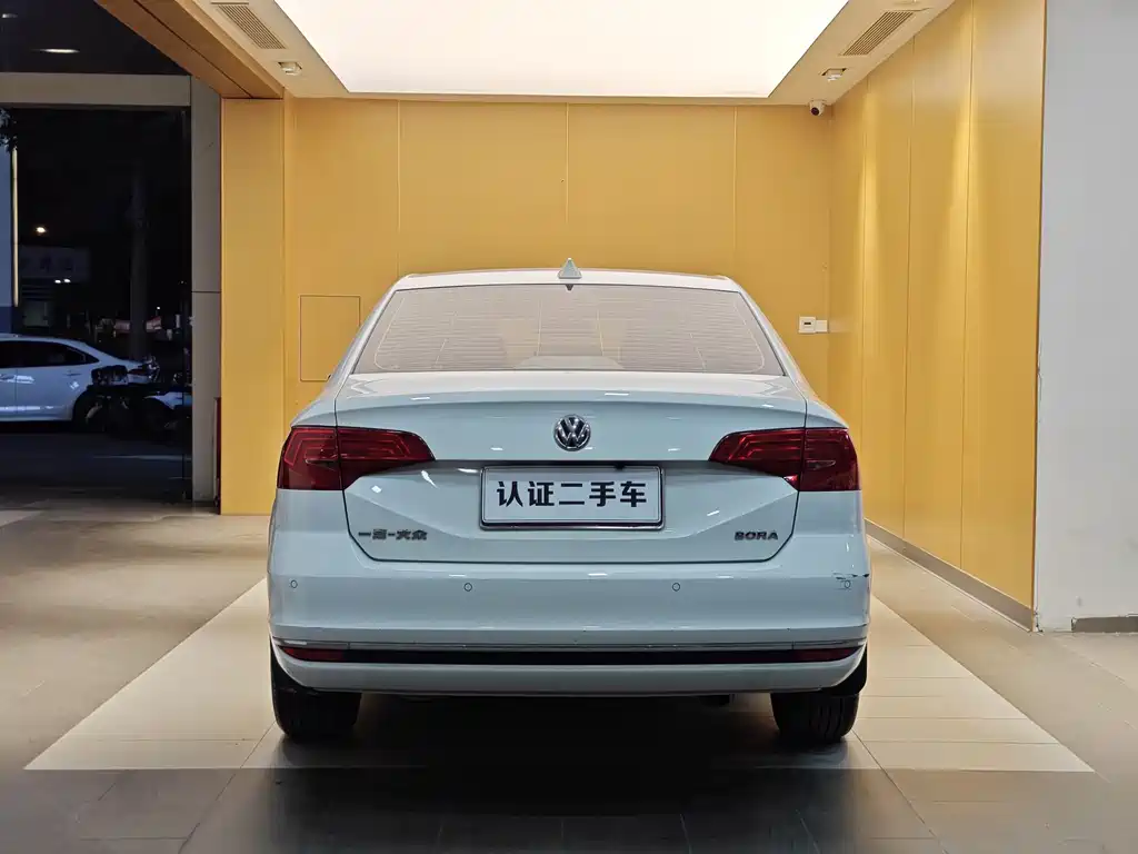 Bora 2018 1.5L Automatic Comfort