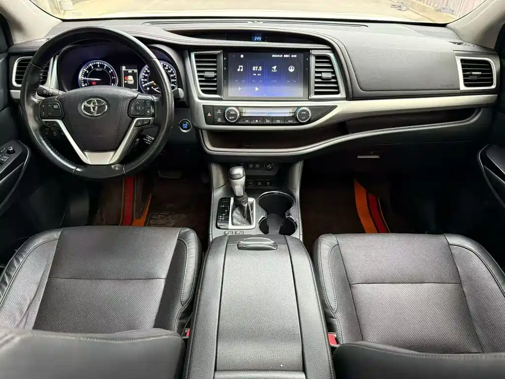 Highlander 2018 2.0T AWD Premium Edition 7-Seater China V