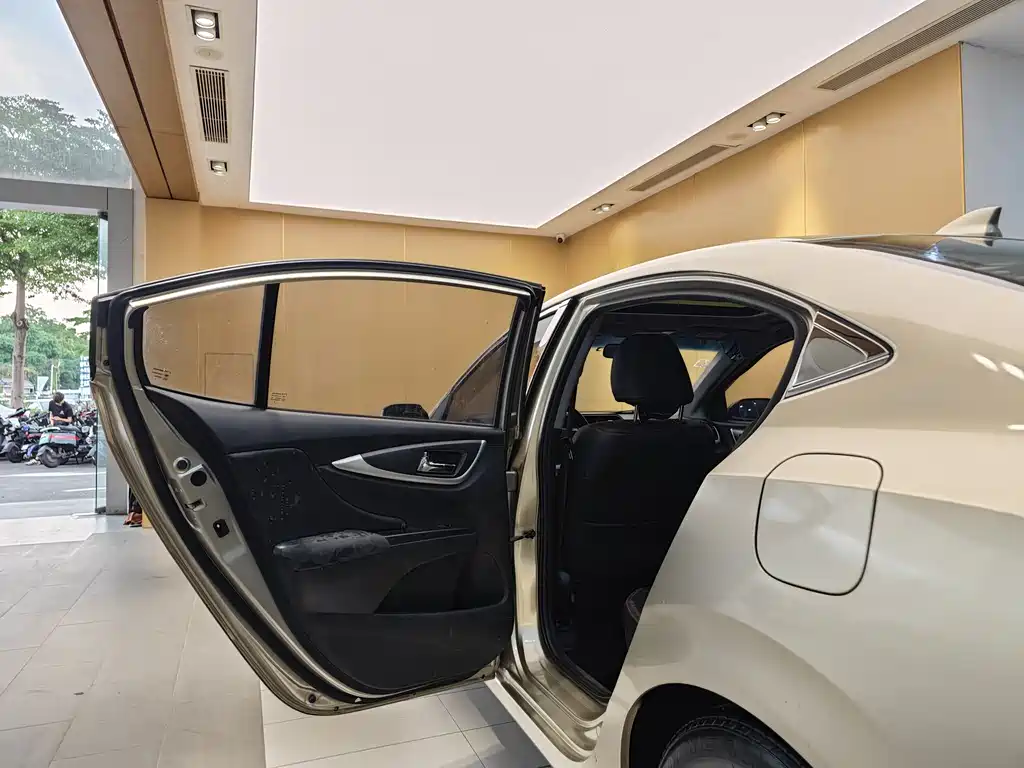 Honda Crider 2017 1.8L CVT Luxury Special Edition