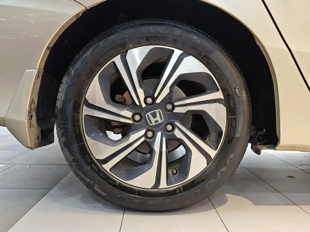 Honda Crider 2017 1.8L CVT Luxury Special Edition